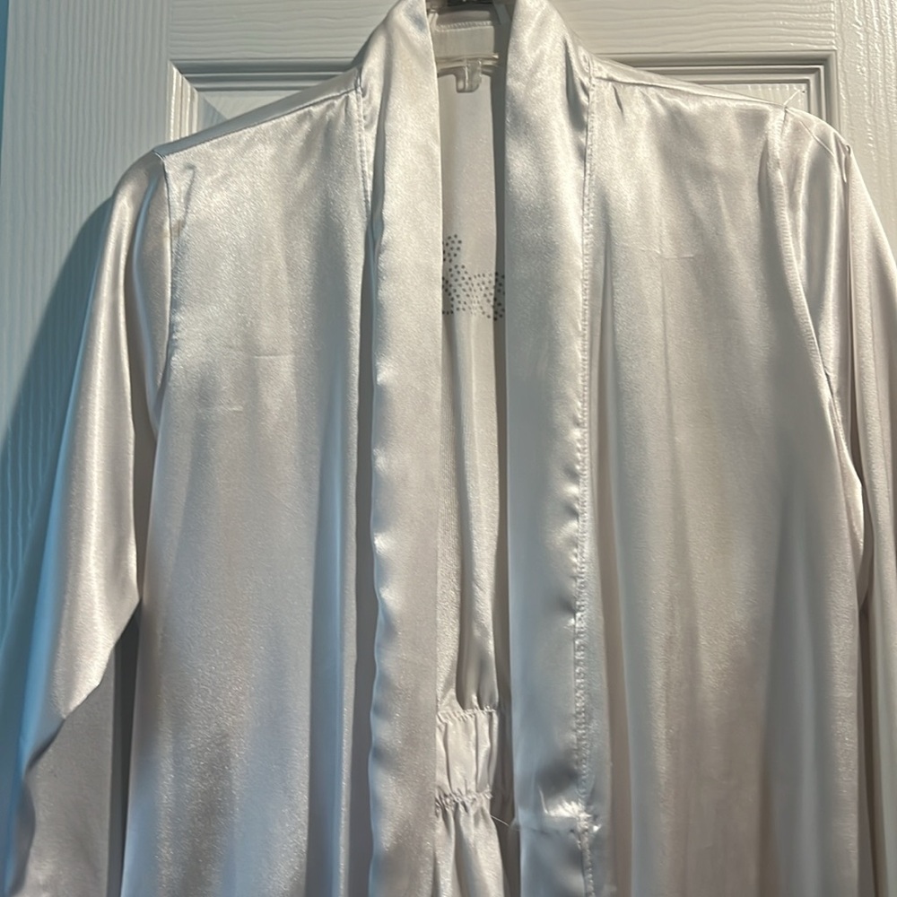Bride silk robe for wedding - Picture 2 of 2